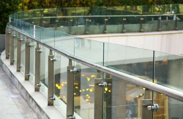 szklana balustrada