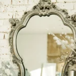 Designerskie lustra do salonu